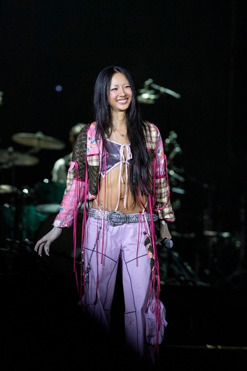 Ở rapper Suboi toát lên sự gợi cảm lẫn cá tính. Ảnh: FB Suboi.