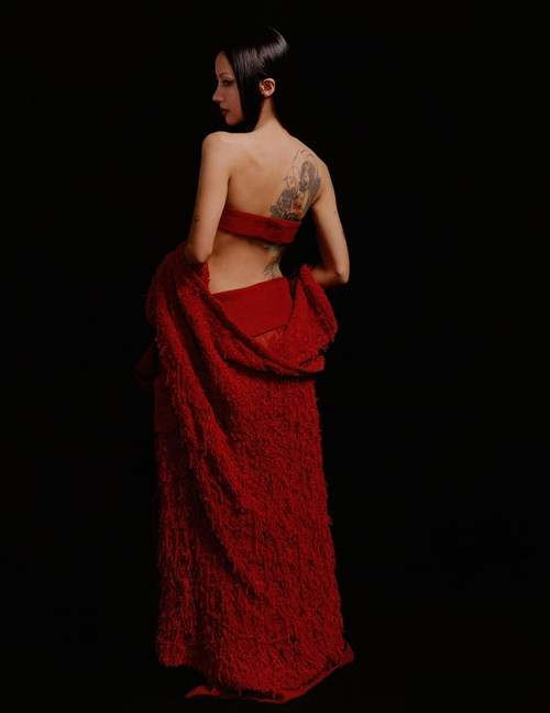 Sau khi sinh nở, nữ giám khảo Rap Việt vẫn sở hữu thân hình thon gọn. Ảnh: FB Suboi.