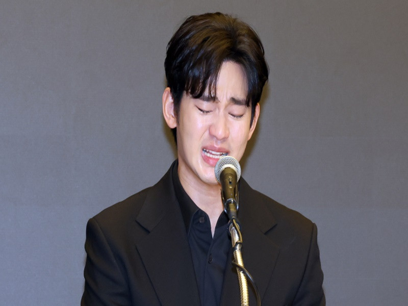 Tài tử từng phủ nhận chuyện tình cảm khi phim Nữ hoàng nước mắt đang chiếu bởi anh lo lắng tin tức hẹn hò ảnh hưởng đến đoàn làm phim. Ảnh: Edaily.