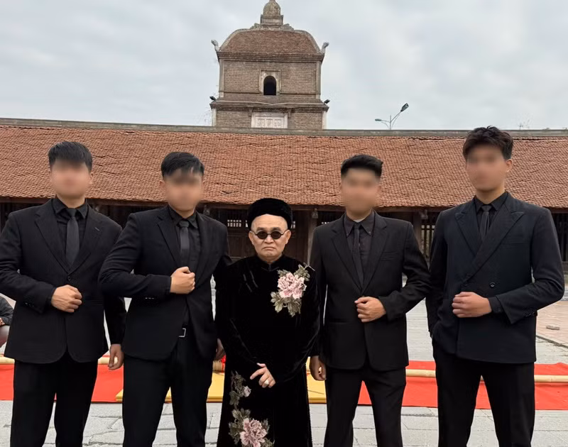 Trước đó, trong một clip trên trang cá nhân, Xuân Hinh cho biết, các cụ ngày xưa hát rap từ lâu rồi. Bài chòi, quan họ, chèo đều có bài rap. Ảnh: FB Xuân Hinh.