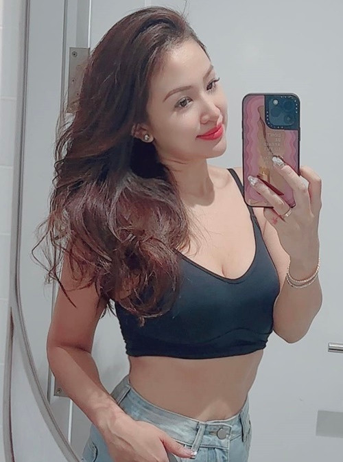 Ngoài Vui cùng Hugo, Vân Hugo còn dẫn chương trình Chúc bé ngủ ngon, Tình yêu của tôi, Chinh phục, Đường lên đỉnh Olympia năm thứ 11, Vietnam's Got Talent, Vì bạn xứng đáng, Vợ chồng son quân đội.