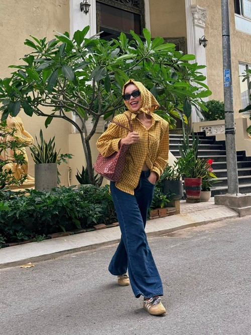 Ít ngày trước, người mẫu Trà Ngọc Hằng chia sẻ ẩn ý trên trang cá nhân: “Không có vấp ngã sẽ không có thành công, không thành công thì vẫn có vấp ngã, không bị lừa thì cuộc sống không có đau khổ, hôm nay tự kỷ”. Ảnh: FB Trà Ngọc Hằng.