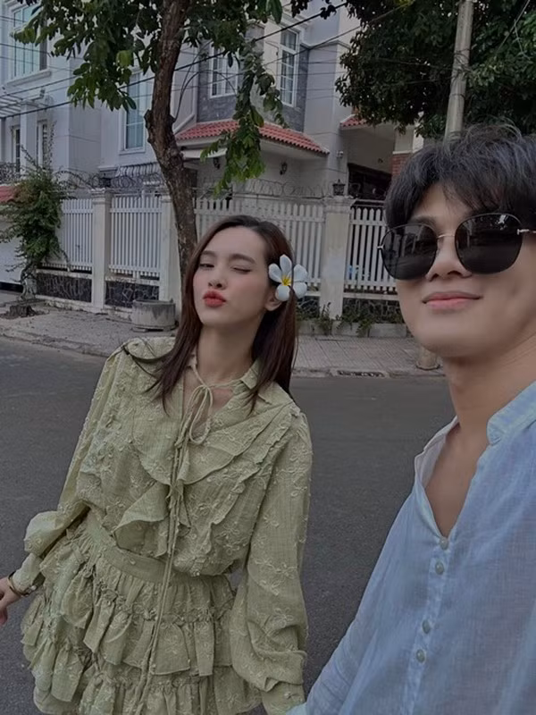 Theo lời Quỳnh Lương, mẹ Tiến Phát xúc động khi sắp có cháu nội.