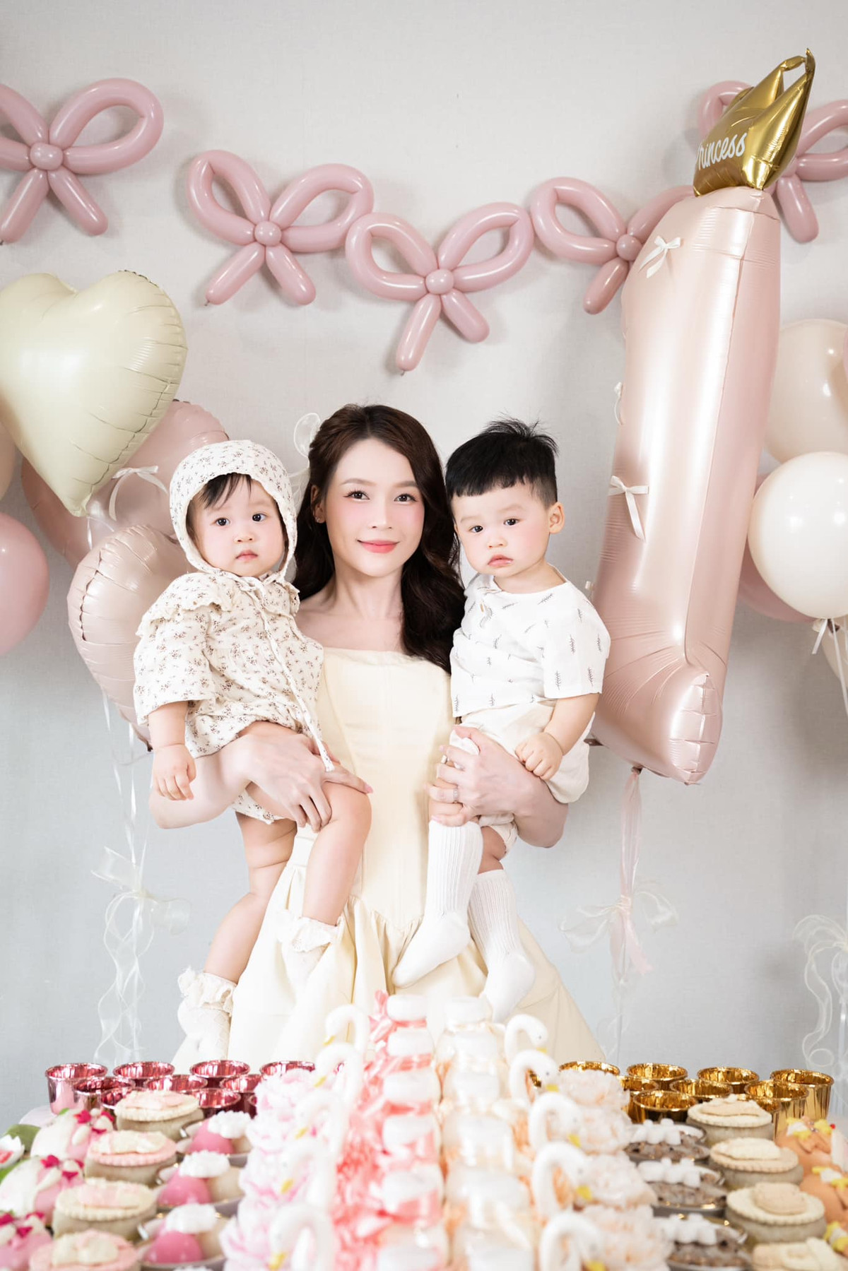 Sam lấy chồng người Hàn Quốc bởi vậy, cặp song sinh nhà người đẹp mang hai dòng máu Việt - Hàn.