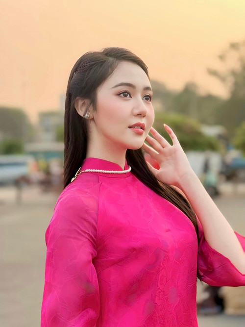 Đến với cuộc thi nhan sắc, cô được gia đình ủng hộ, tin tưởng.