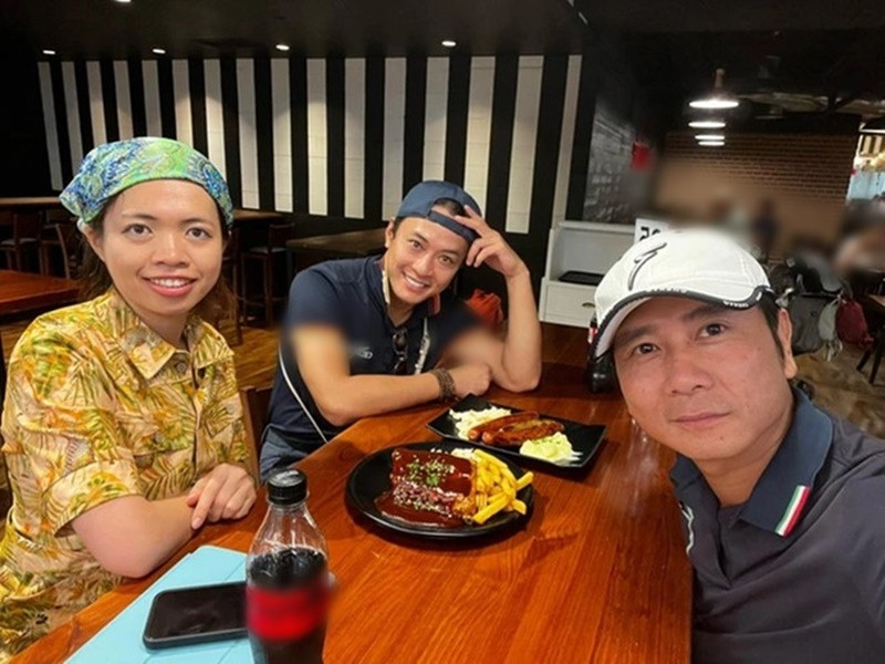 Năm 2022, Hồ Hoài Anh vướng ồn ào tại Tây Ban Nha. Theo Gia đình và Xã hội, chị Trần Trà My - người hỗ trợ pháp lý cho Hồ Hoài Anh trong vụ việc ở Tây Ban Nha năm 2022, chia sẻ trên trang cá nhân, vào tháng 7/2024, Tòa án Palma de Mallorca (Tây Ban Nha) đã gửi cho nam nghệ sĩ thông báo về quyết định lưu hồ sơ và đình chỉ vụ án có điều kiện do không tìm được bằng chứng chứng minh hành vi phạm tội. Ảnh: Gia Đình Xã Hội.