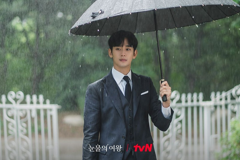 Theo Thể Thao Văn Hóa, Kim Soo Hyun còn đắt show quảng cáo. Anh thu về khoảng 6.6 triệu USD (khoảng 164 tỷ đồng) mỗi năm khi đại diện cho các thương hiệu xa xỉ. Ảnh: Vietnamnet.
