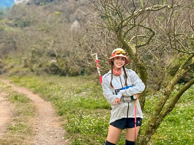 Bà mẹ một con khoe ảnh rạng rỡ trong một giải chạy bộ.