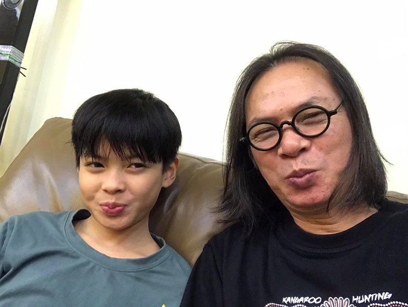 Đạo diễn Trần Lực thi thoảng cập nhật hình ảnh Trần Bờm. Ảnh: FB Trần Lực.