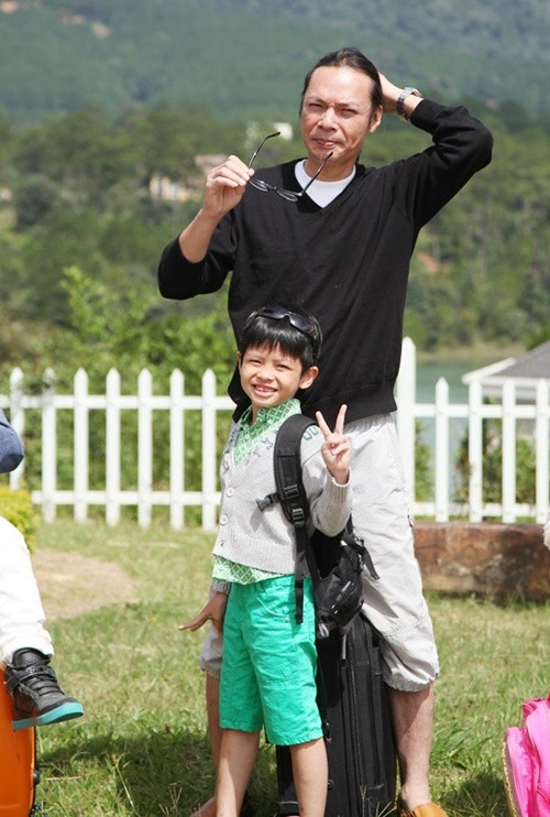 Đạo diễn Trần Lực cùng con trai Trần Bờm gây chú ý khi cùng tham gia Bố ơi! Mình đi đâu thế mùa đầu tiên. Ảnh: Người Đưa Tin.