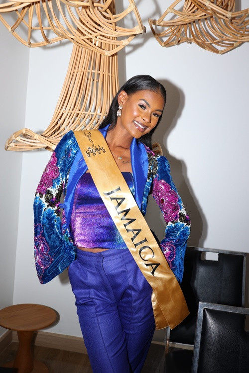 Keri-Ann đoạt á hậu 2 cuộc thi Hoa hậu Hoàn vũ Jamaica 2024 trước khi mang chuông đi đánh xứ người.