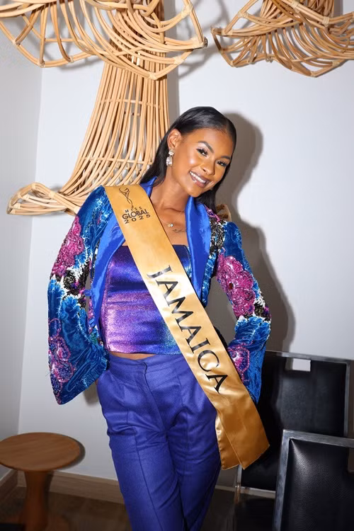 Keri-Ann đoạt á hậu 2 cuộc thi Hoa hậu Hoàn vũ Jamaica 2024 trước khi mang chuông đi đánh xứ người.