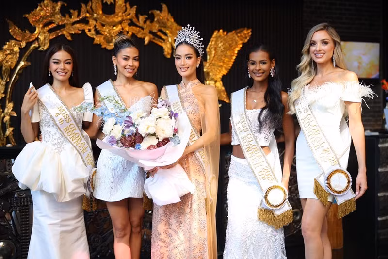  Nguyễn Đình Như Vân - đăng quang Miss Global 2025. Đại diện Việt Nam được khen ngợi có kỹ năng ứng xử khéo léo, giao tiếp tiếng Anh tốt.