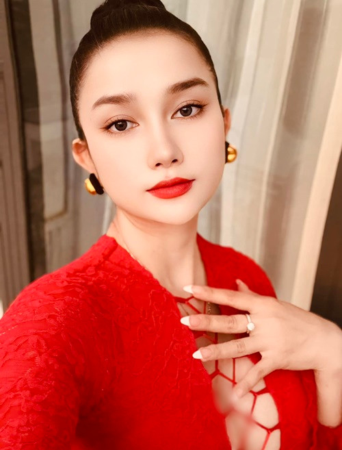 Sau khi kết hôn, Huỳnh Như tập trung kinh doanh.