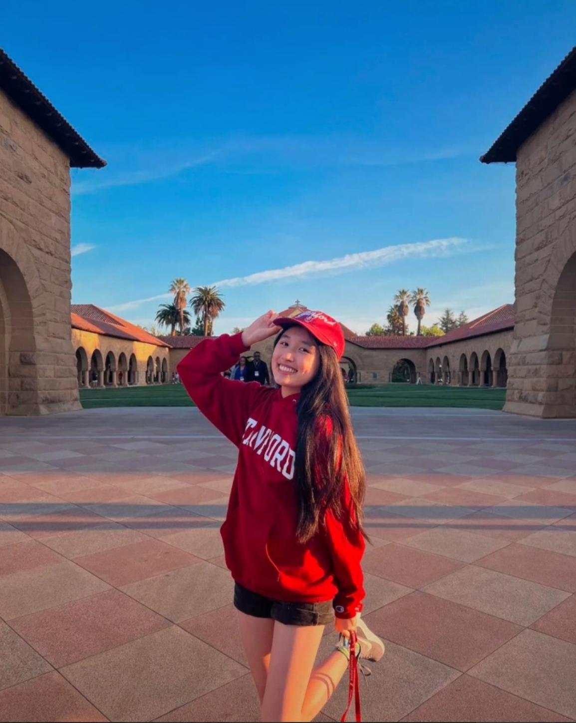 Ngoài ra, các nền tảng khác như Instagram, Facebook của Jenny Huỳnh cũng đạt đến con số hàng triệu, thậm chí còn sở hữu hội fan riêng có hơn 380 ngàn thành viên.