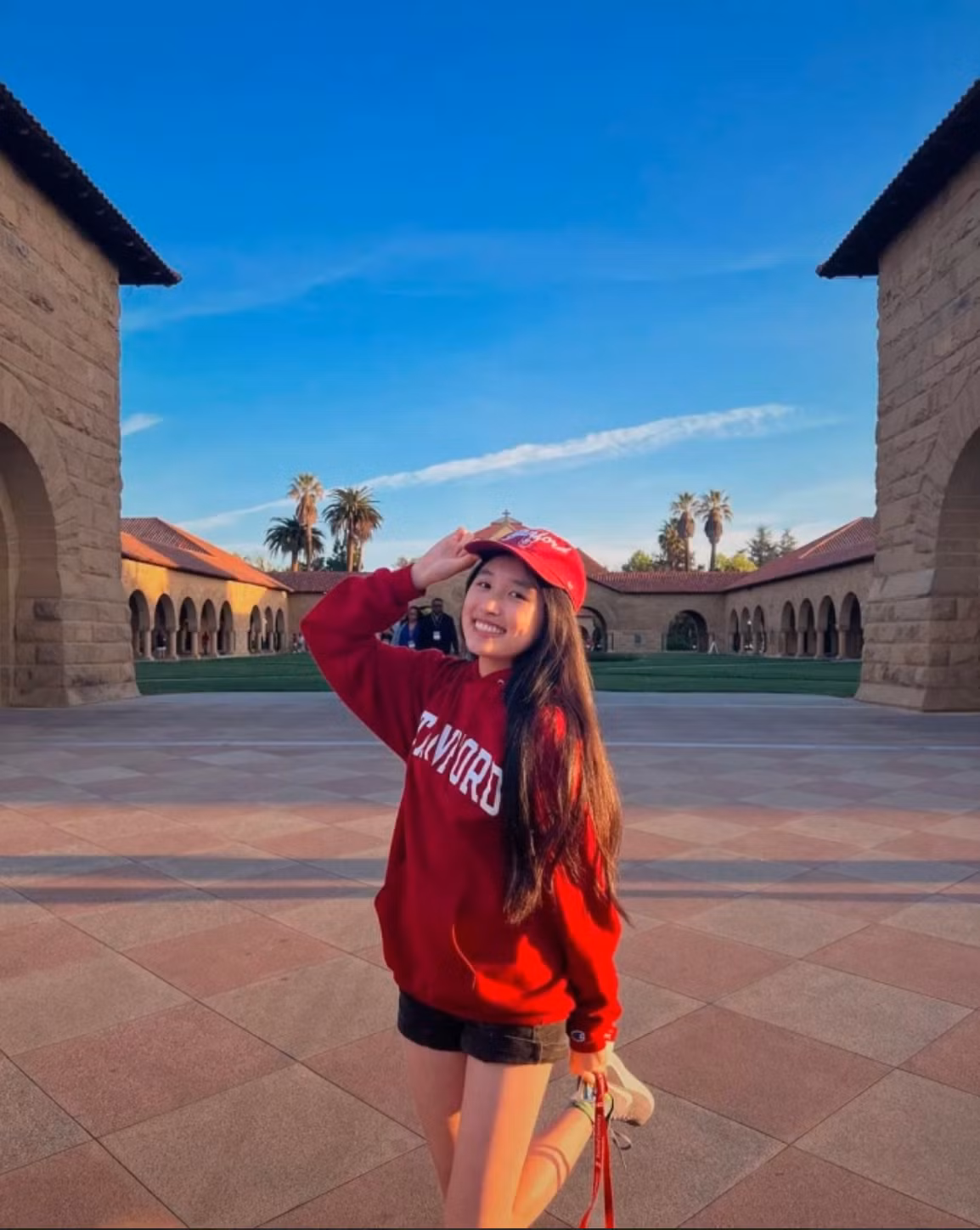 Ngoài ra, các nền tảng khác như Instagram, Facebook của Jenny Huỳnh cũng đạt đến con số hàng triệu, thậm chí còn sở hữu hội fan riêng có hơn 380 ngàn thành viên.