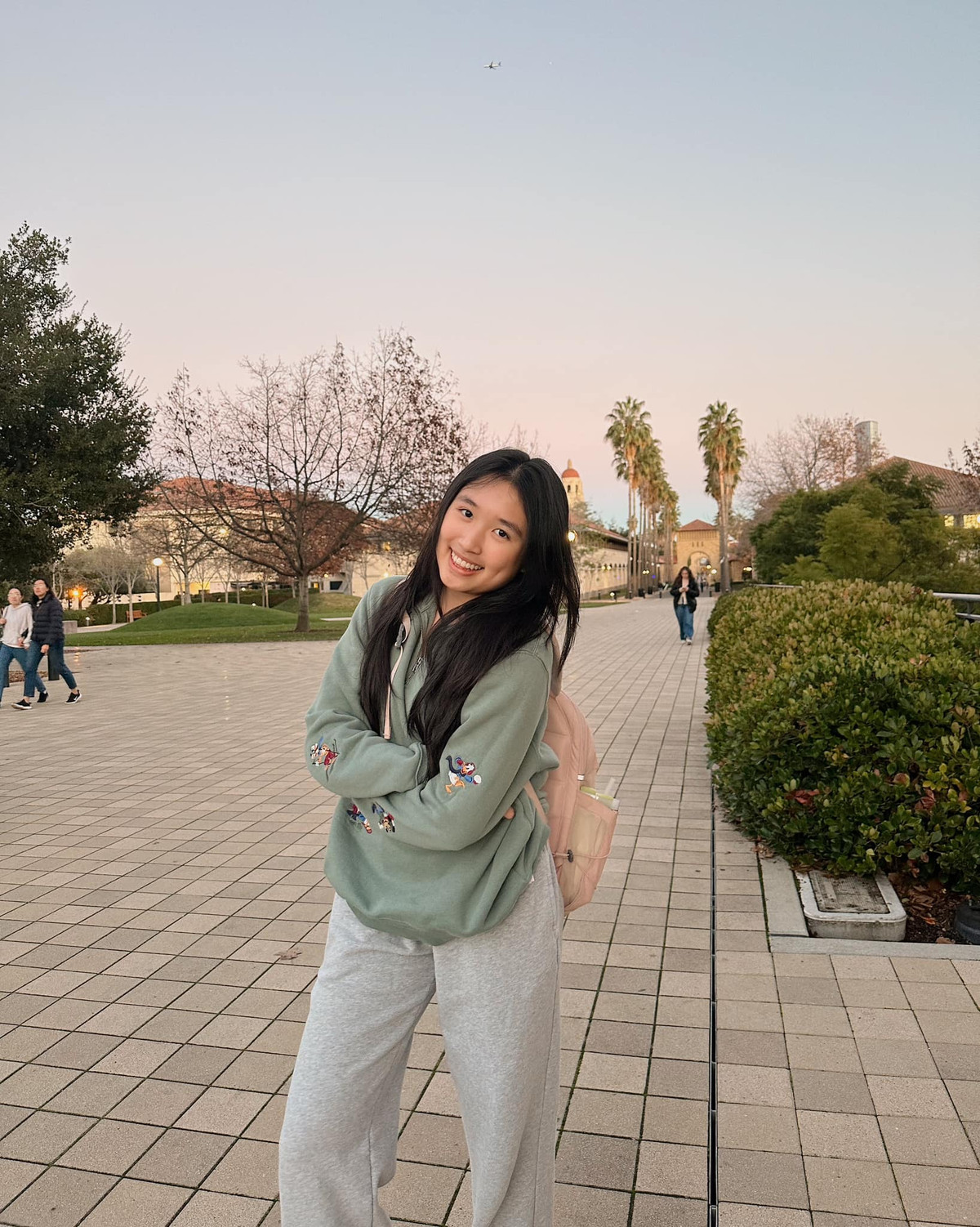 Dù có ba mẹ làm kinh doanh, kiếm tiền “khủng" trên MXH từ sớm nhưng phong cách sống của Jenny lại đơn giản và nhẹ nhàng.