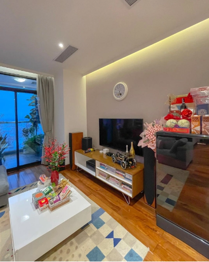 Trong đó, khu vực phòng khách và phòng tập được cô cho lên sóng nhiều nhất.