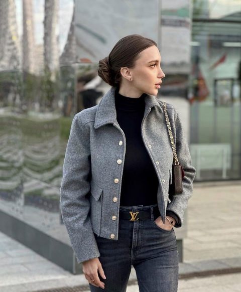 Vóc dáng của nữ trọng tài Kostyunina không hề thua kém người mẫu chuyên nghiệp và còn đậm chất khỏe khoắn thể thao.