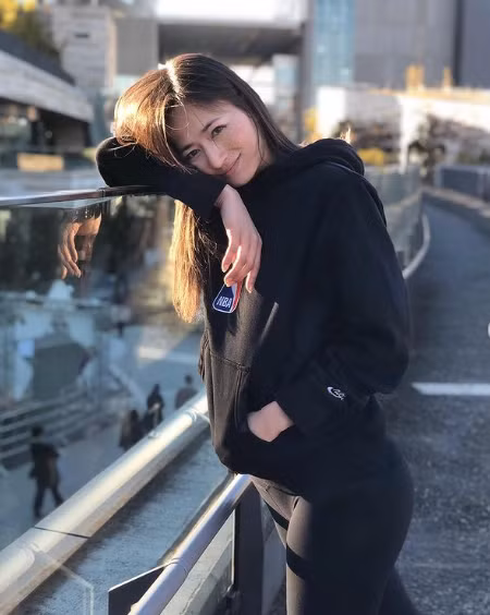 Cô cũng thường xuyên đăng tải hình ảnh đời thường lên các trang mạng xã hội.