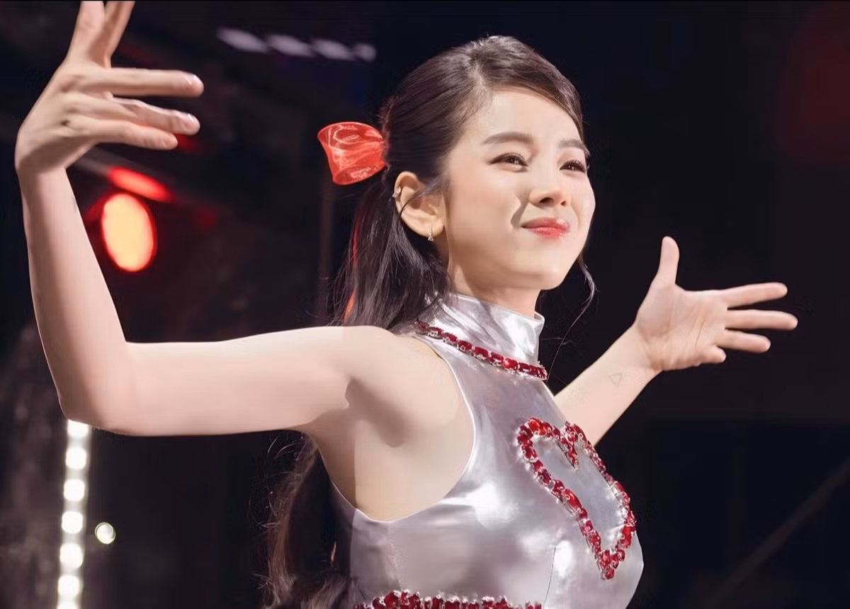 Sau chia tay, DJ Mie chăm chỉ đăng tải hình ảnh xinh đẹp lúc đi diễn hay đời thường lên MXH.