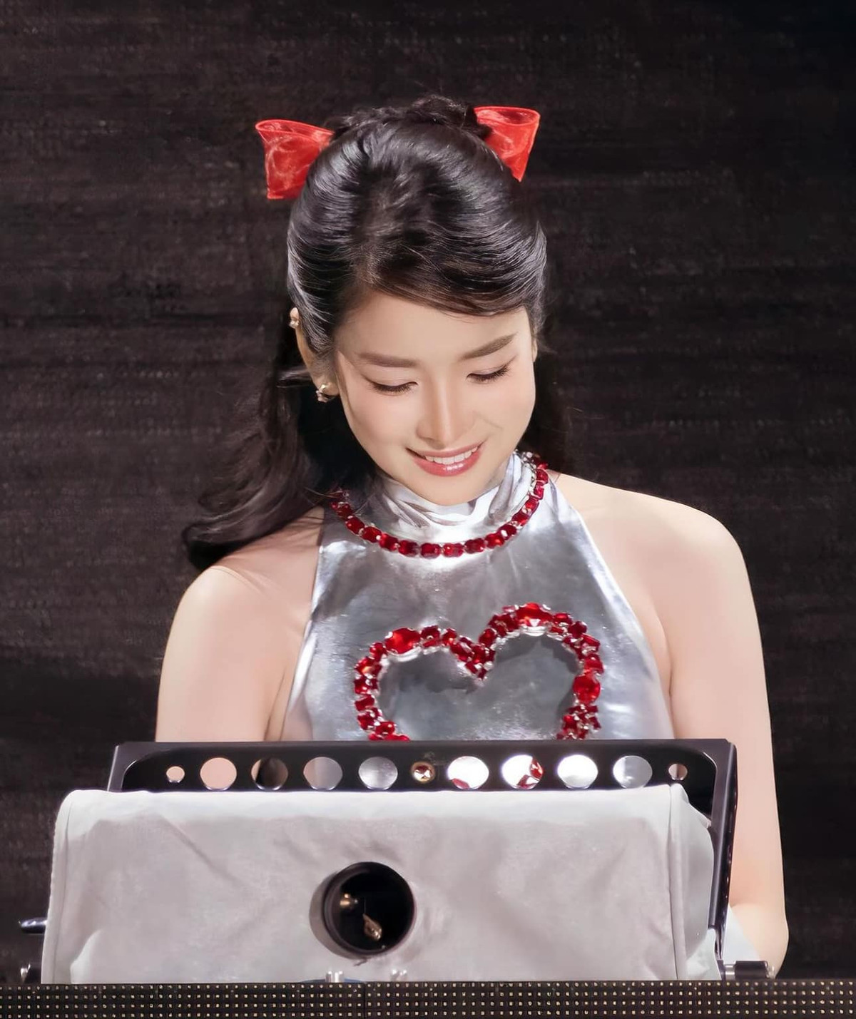  Nữ DJ Mie (tên thật Trương Tiểu My, SN 1995, quê Đà Nẵng) là một cái tên đã quá quen thuộc trong làng DJ Việt, dòng nhạc cô theo đuổi và thành công là EDM.