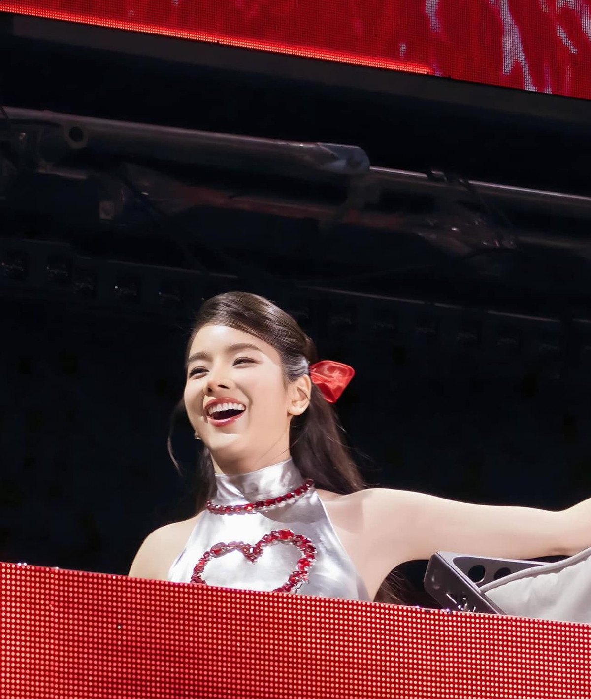 Cô sở hữu tài năng chơi nhạc vượt trội cùng ngoại hình xinh đẹp, phong cách cá tính, quyến rũ. Chính điều này đã giúp nữ DJ ghi điểm tuyệt đối trong lòng người hâm mộ.