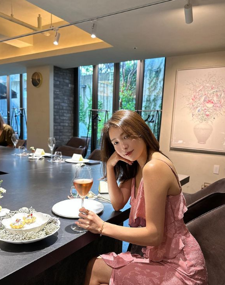 Ngay từ những buổi học đầu tiên, người đẹp Becky đã bị chinh phục bởi sự duyên dáng và chuyên nghiệp của golf.