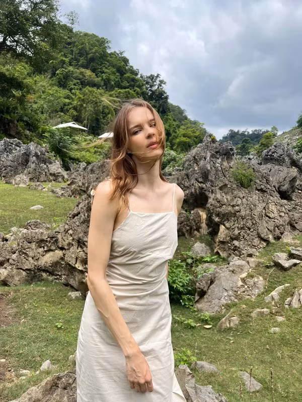 Iryna Yang năm nay 27 tuổi, là người Belarus, hiện tại đã định cư ở Việt Nam 4 năm. Tên tiếng Việt của cô là Tường Vy.