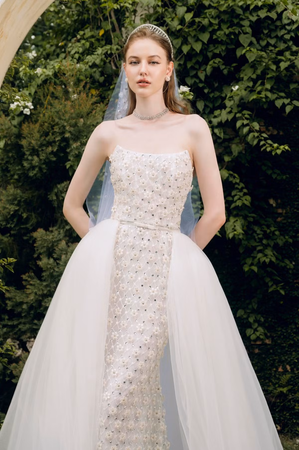 Cô cũng nổi bật với gương mặt xinh đẹp cùng chiều cao ấn tượng khiến người khác phải ngước nhìn.