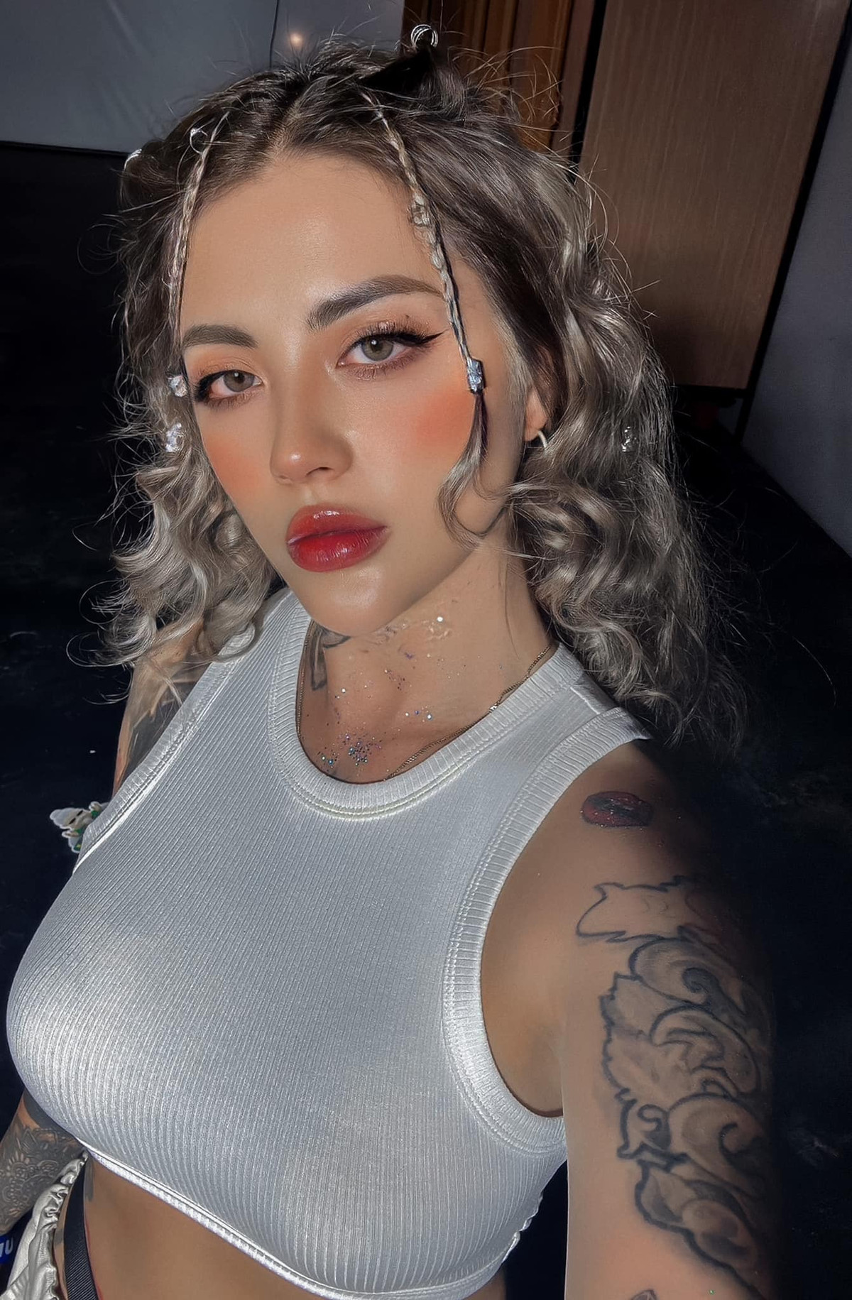 Cá tính, nổi loạn nhưng vẫn xinh đẹp là những gì cư dân mạng nhớ tới khi nhắc đến Lee Zin.