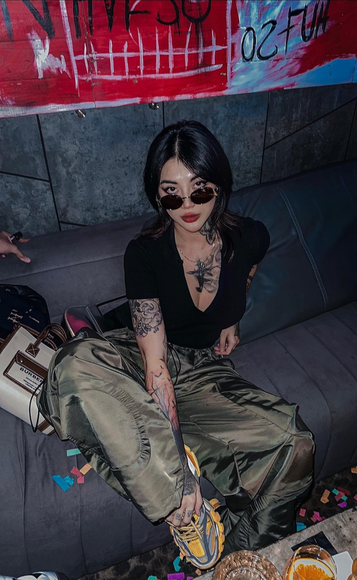 Với những người đam mê xăm hình ở Hà Nội, đặc biệt là thế hệ 9X, chắc hẳn không còn xa lạ với hot girl xăm trổ Lee Zin.