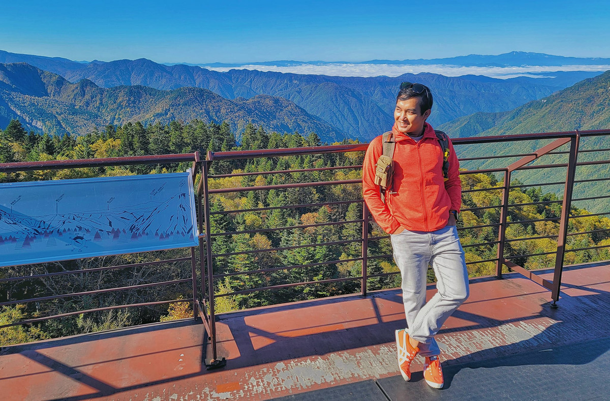 Trần Đặng Đăng Khoa là một cái tên không còn xa lạ với cộng đồng yêu thích du lịch. Anh được yêu mến bởi những hành trình và trải nghiệm đặc sắc, mang đến cảm hứng đặc biệt cho những người thích khám phá những vùng đất mới.