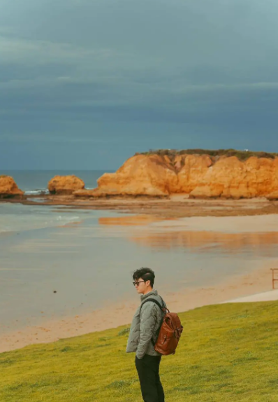 Là một cái tên khá mới mẻ trong vô vàn travel blogger nhưng Mike Nhân Phan mang đến những trải nghiệm du lịch theo phong cách riêng biệt. Ảnh: Tổng hợp