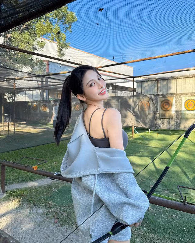 Hot girl này mang trong mình hai dòng máu Đài Loan - Uzbekistan, hiện đang sinh sống và làm việc tại Đài Loan.