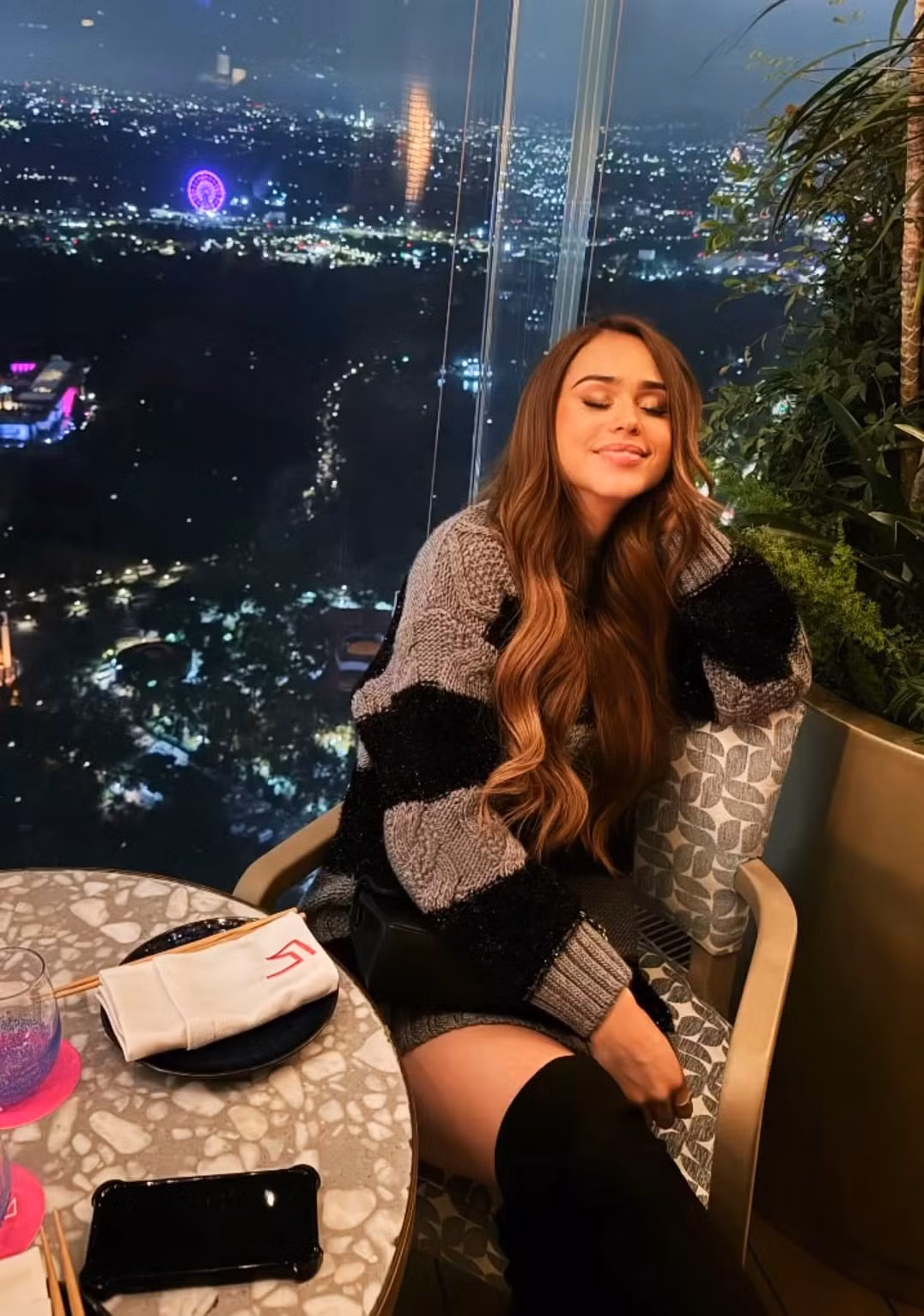 Nữ MC thời tiết được chú ý mỗi lần xuất hiện trên sóng truyền hình Mexico với body không thua kém bất kỳ người mẫu chuyên nghiệp nào.