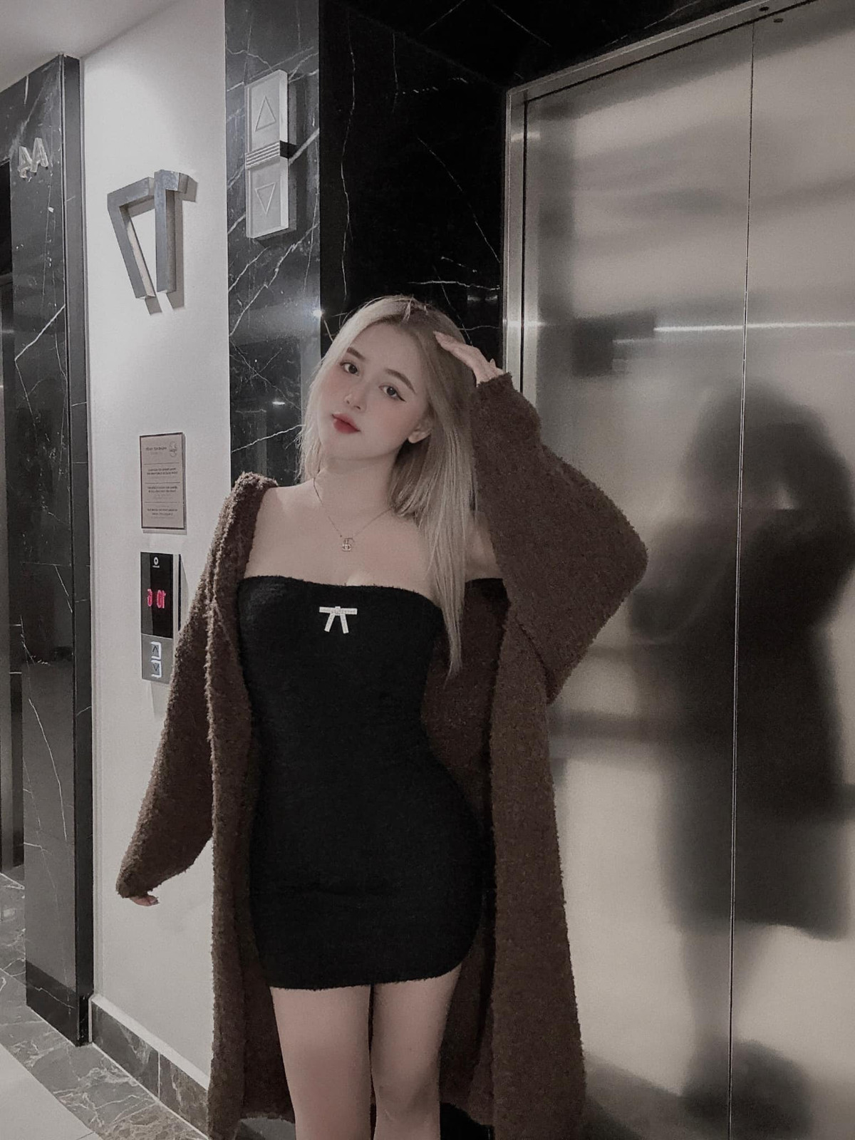 Diễm Quỳnh được đánh giá là một trong những nàng WAG gợi cảm nhất trong giới cầu thủ Việt.