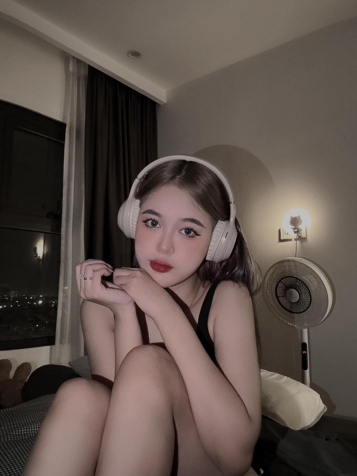 Diễm Quỳnh còn khiến nhiều cô gái ngưỡng mộ vì có cuộc sống hôn nhân hạnh phúc. Ảnh: FBNV