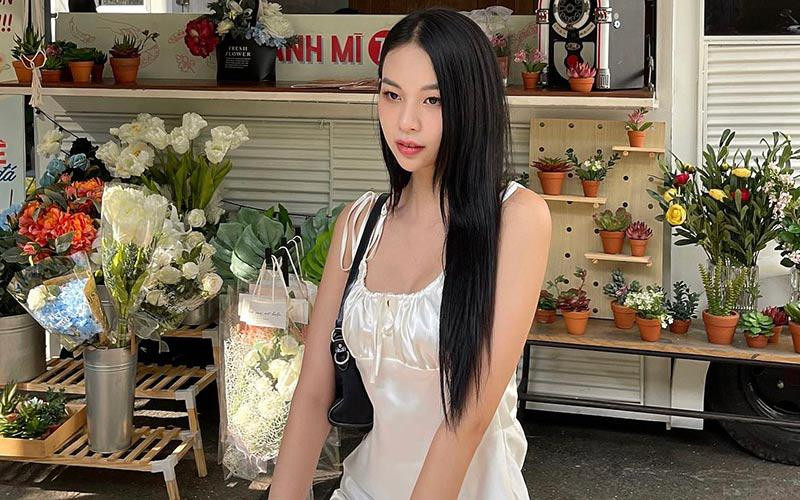 Gái xinh Hà thành hiện tại được biết đến với vai trò người mẫu, ca sĩ và là một tín đồ thời trang đình đám trong cộng đồng giới trẻ.