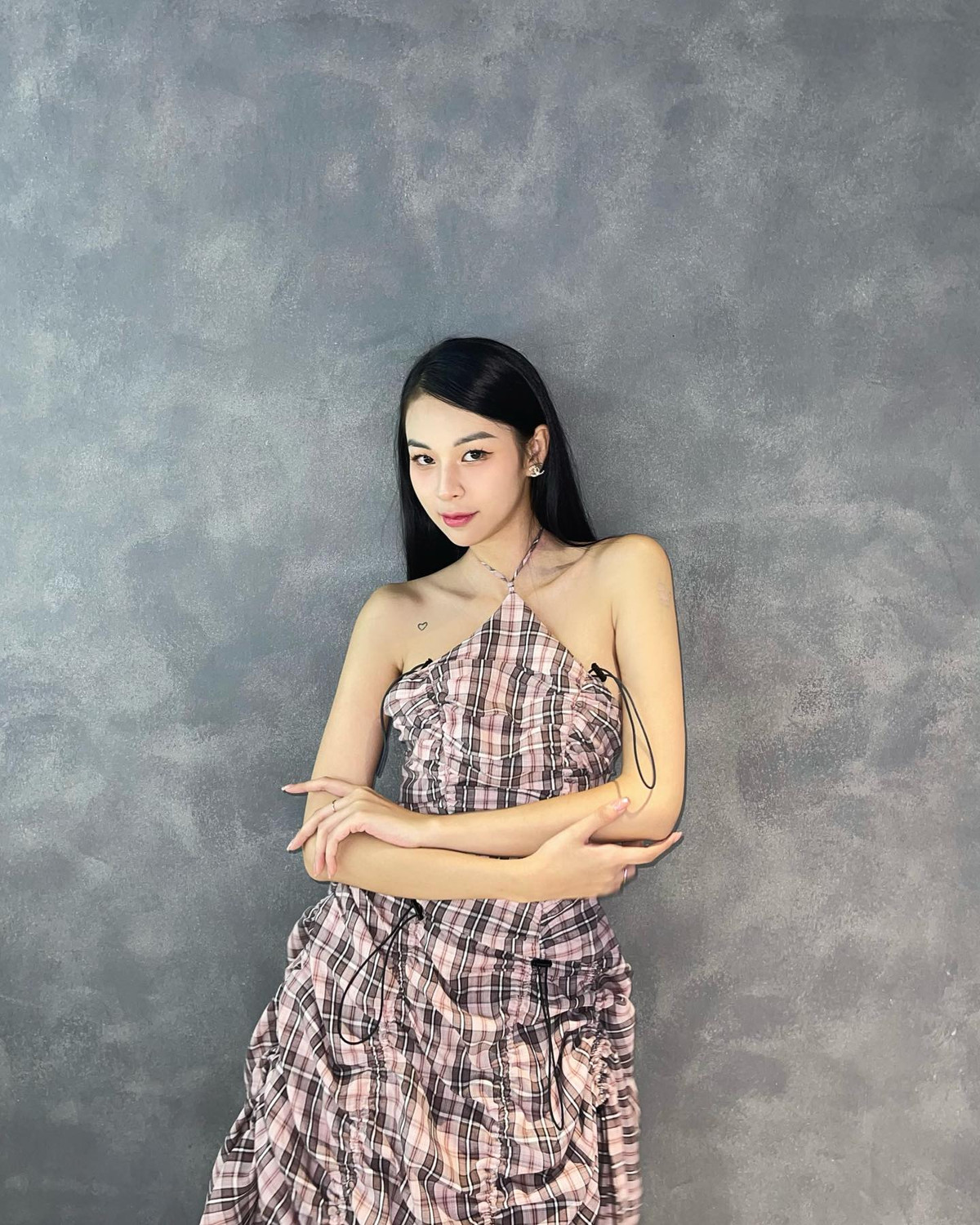 Bước ra từ cuộc thi The Face Vietnam 2016 với danh hiệu quán quân, nhưng tên tuổi của tiểu thư Hà thành - Phí Phương Anh không thật sự nổi trội so với dàn thí sinh năm ấy.