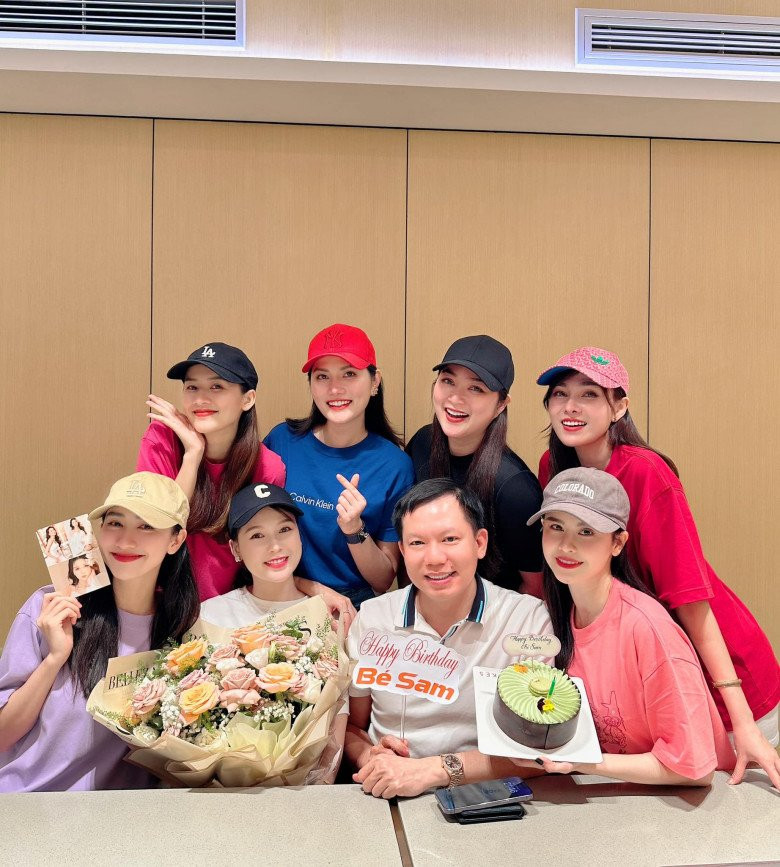 Vốn là người theo đuổi phong cách nữ tính, duyên dáng, thời trang của Sam trước và sau khi mang bầu chưa 1 lần khiến netizen thất vọng.