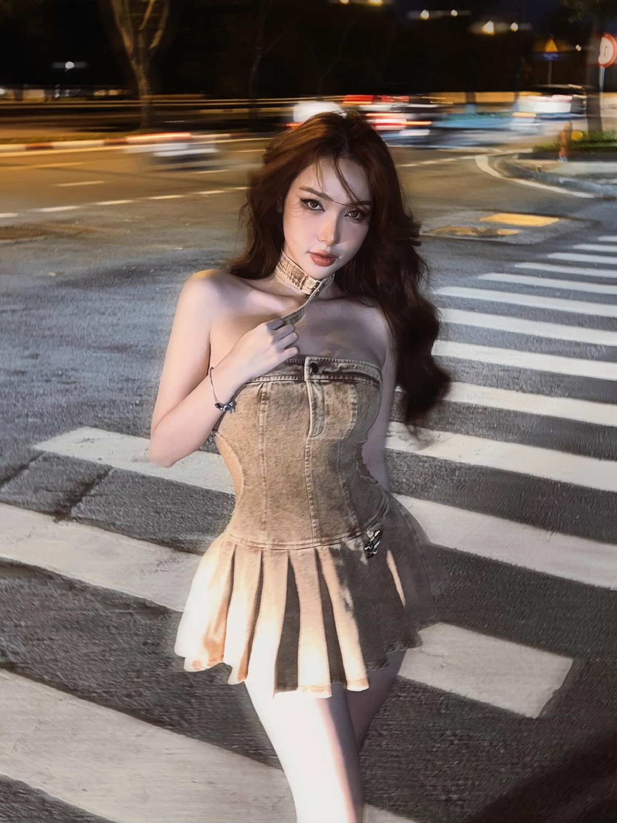 Mỹm Trần biết cách ăn mặc thế nào để tôn được hết vóc dáng cơ thể. Nhìn cô nàng không ai nghĩ là đàn ông chuyển giới. Ảnh: FBNV