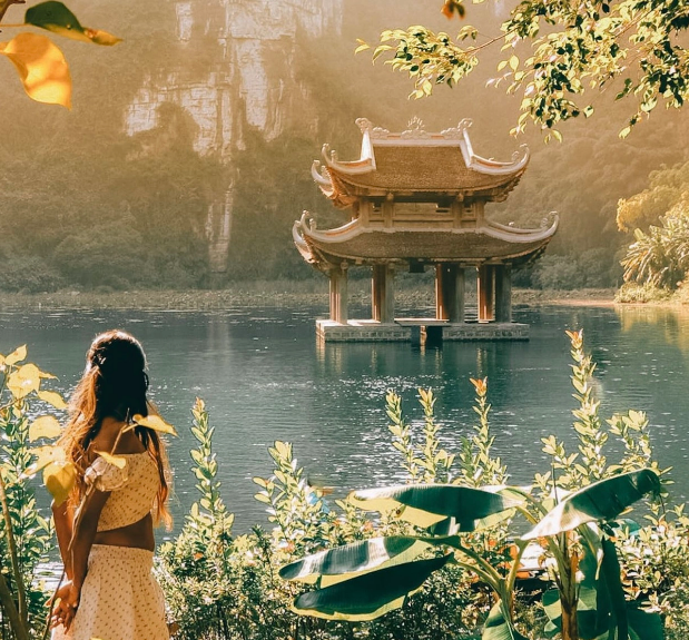 Ninh Bình chỉ cách Hà Nội gần 100km và là địa điểm hấp dẫn nhiều du khách trong và ngoài nước ghé thăm nhờ có cảnh quan đẹp cùng nhiều địa điểm check-in nổi tiếng. Ảnh: @vietnam_awesome