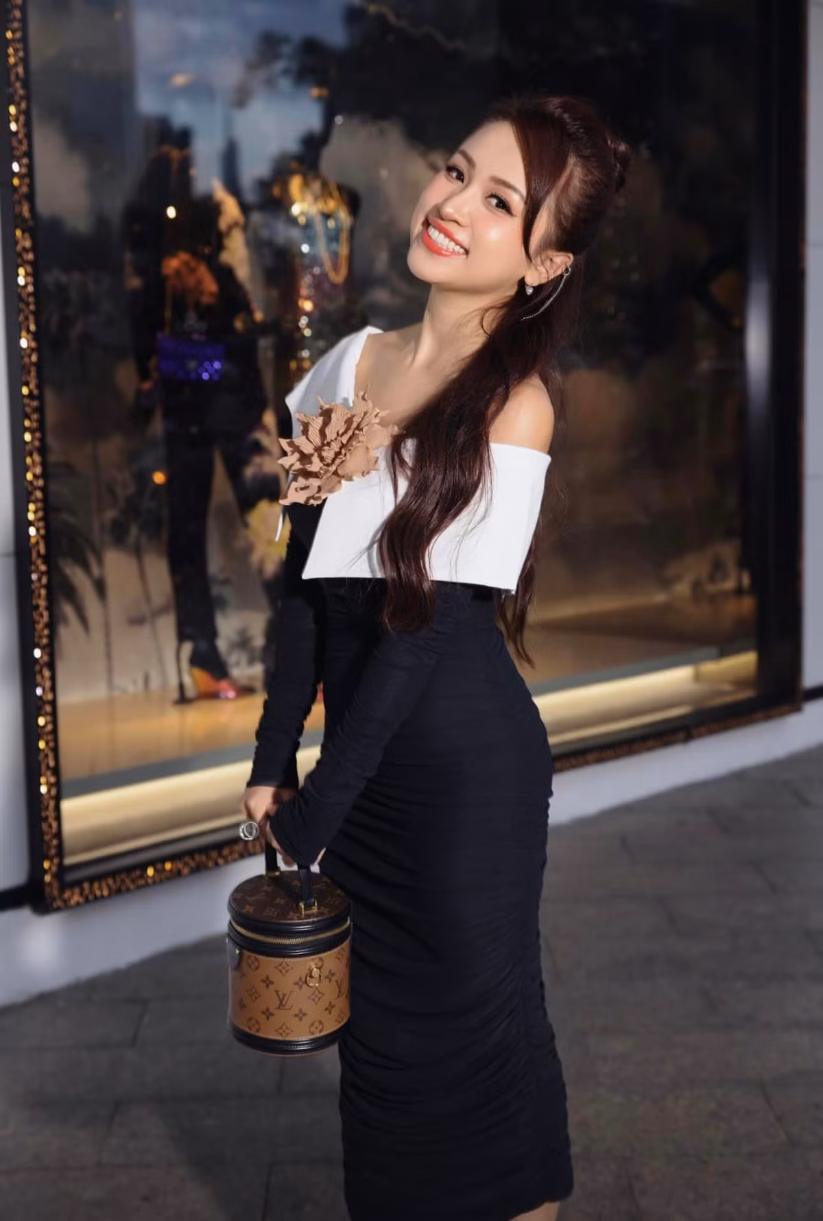 Được biết, đám cưới của Thanh Vân Hugo sẽ diễn ra vào ngày 6/1/2024 tại Phú Quốc. Đám cưới có sự góp mặt của 2 bên gia đình cùng bạn bè, đồng nghiệp.