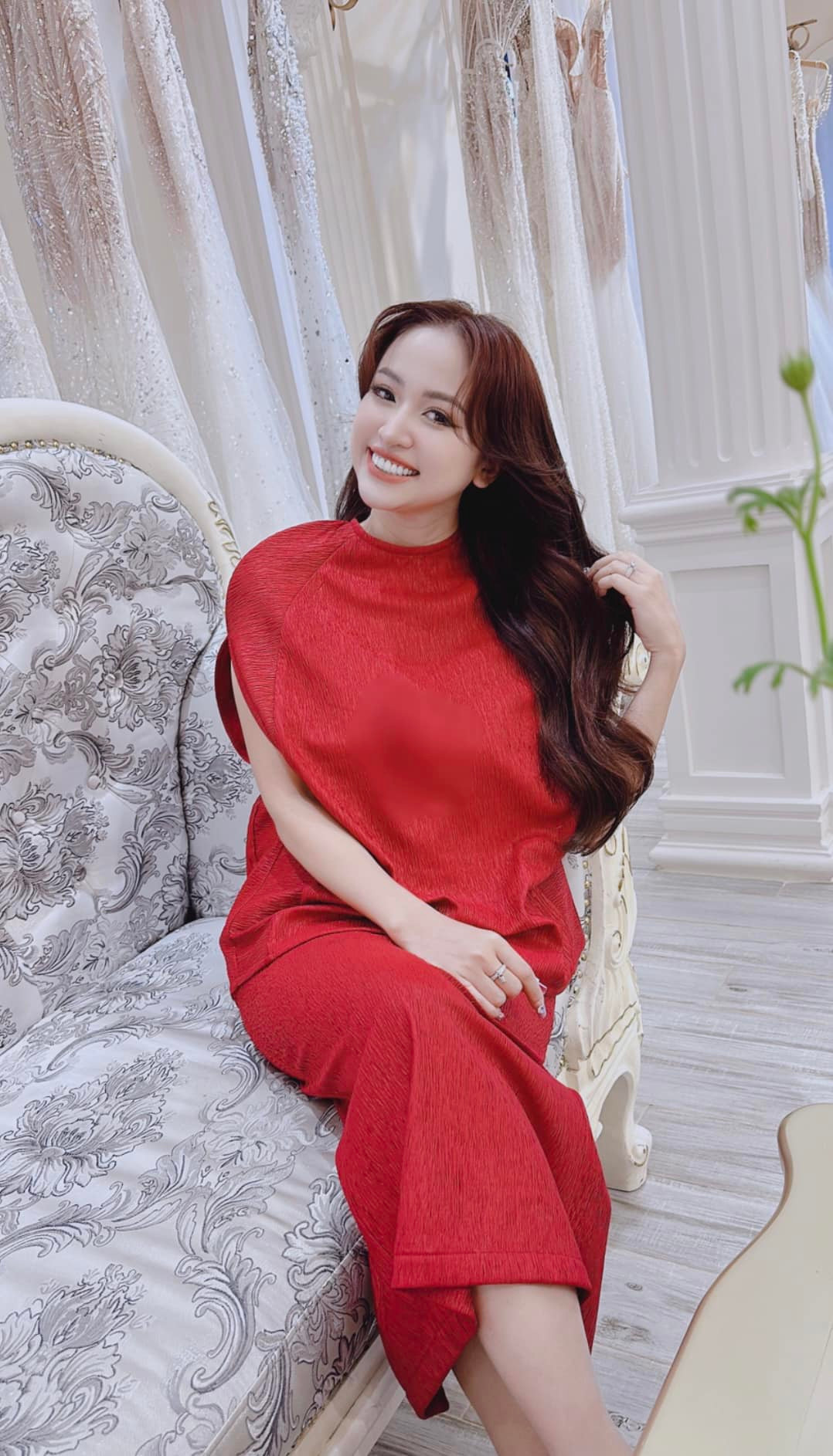 Trải qua 1 lần đổ vỡ hôn nhân, nữ MC Thanh Vân Hugo giờ cũng hạnh phúc bên bến đỗ mới.