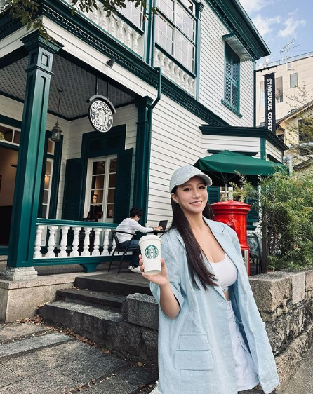 Từ khi làm mẹ, phong cách thời trang của Lâm Thái Đề cũng có nhiều thay đổi.