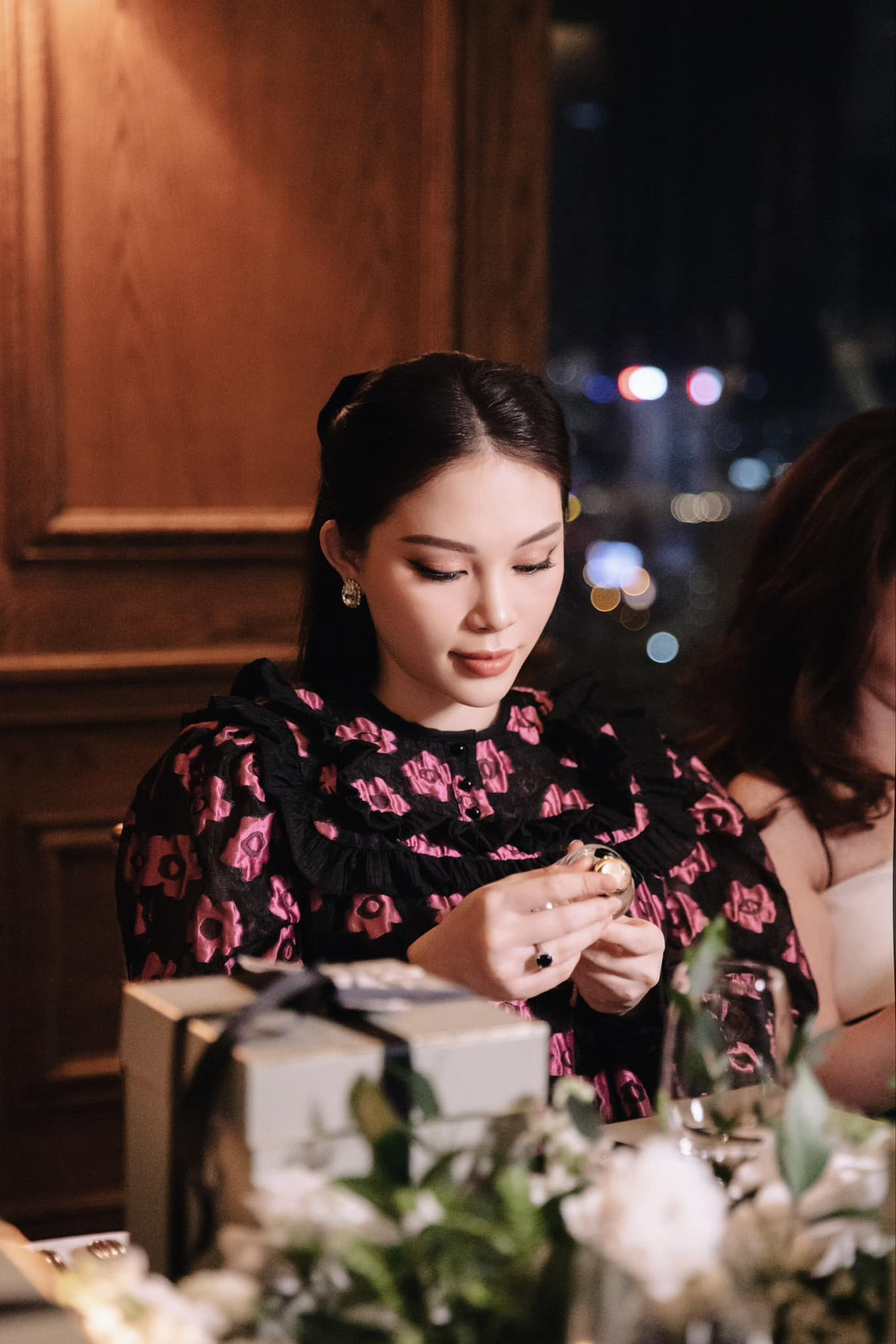 Nhìn lại quãng thời gian người đẹp mang thai mới đây cô nàng có tài giấu bụng cực đỉnh.