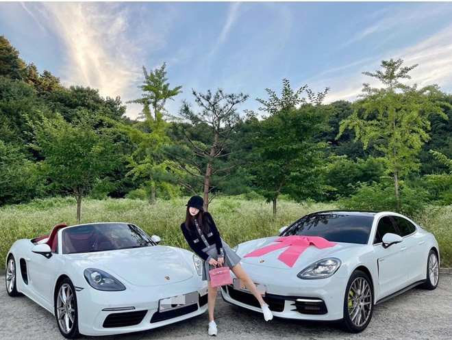 Được biết, hot girl Hàn Quốc này tốt nghiệp khoa Kiến trúc, Đại học Hongik ở cơ sở Sejong sau đó bén duyên làm mẫu ảnh.