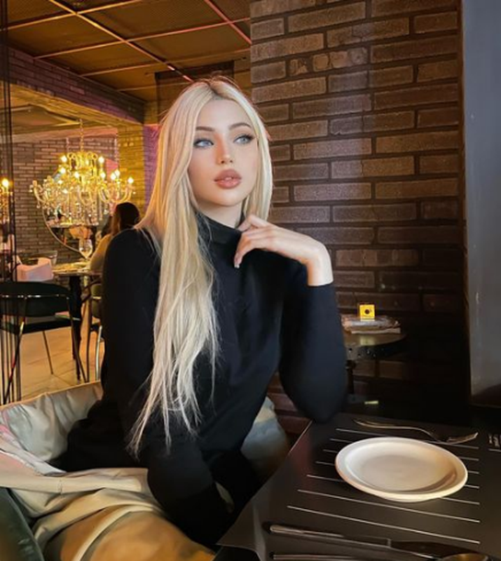 Miranda là một người khá kín tiếng và không chia sẻ về bản thân quá nhiều trên mạng xã hội.