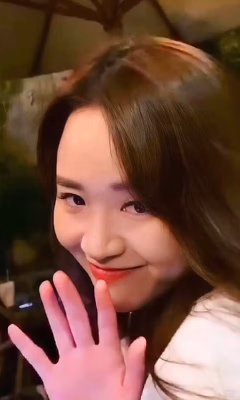 Mỗi lần xuất hiện Nhuệ Giang luôn biết cách khiến người ta phải chú ý dù cô nàng không thuộc tip trang điểm đậm hay ăn mặc quá gợi cảm. Ảnh: Tổng hợp